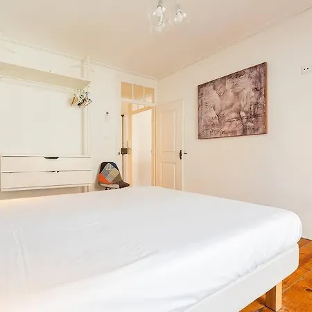 Portuguese Inspired Deco, Downtown Flat For 6 * Lissabon
