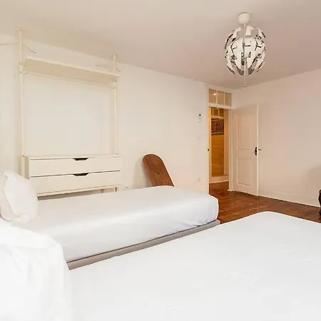 Portuguese Inspired Deco, Downtown Flat For 6 * Lissabon